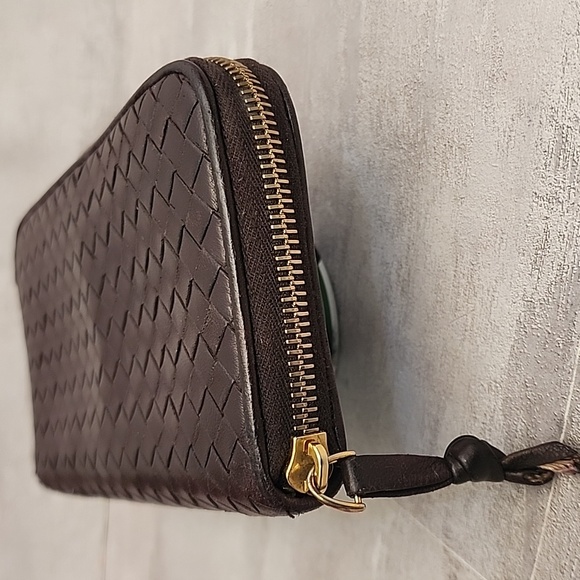 Bottega Veneta Round Long Wallet Intrecciato Dark Brown Leather Zippy Wallet! - Picture 7 of 16